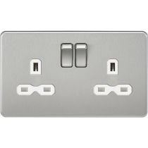 MLA-Knightsbridge Screwless Socket 2 Gang  Brushed Chrome  with White Insert